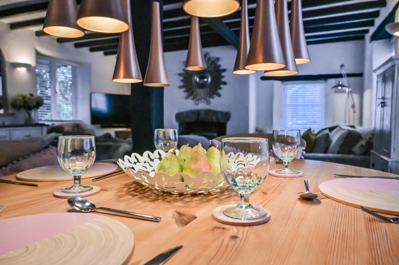 A Superb Bijou Retreat With Jacuzzi Near An Excellent Village Pub Йелвертън Екстериор снимка