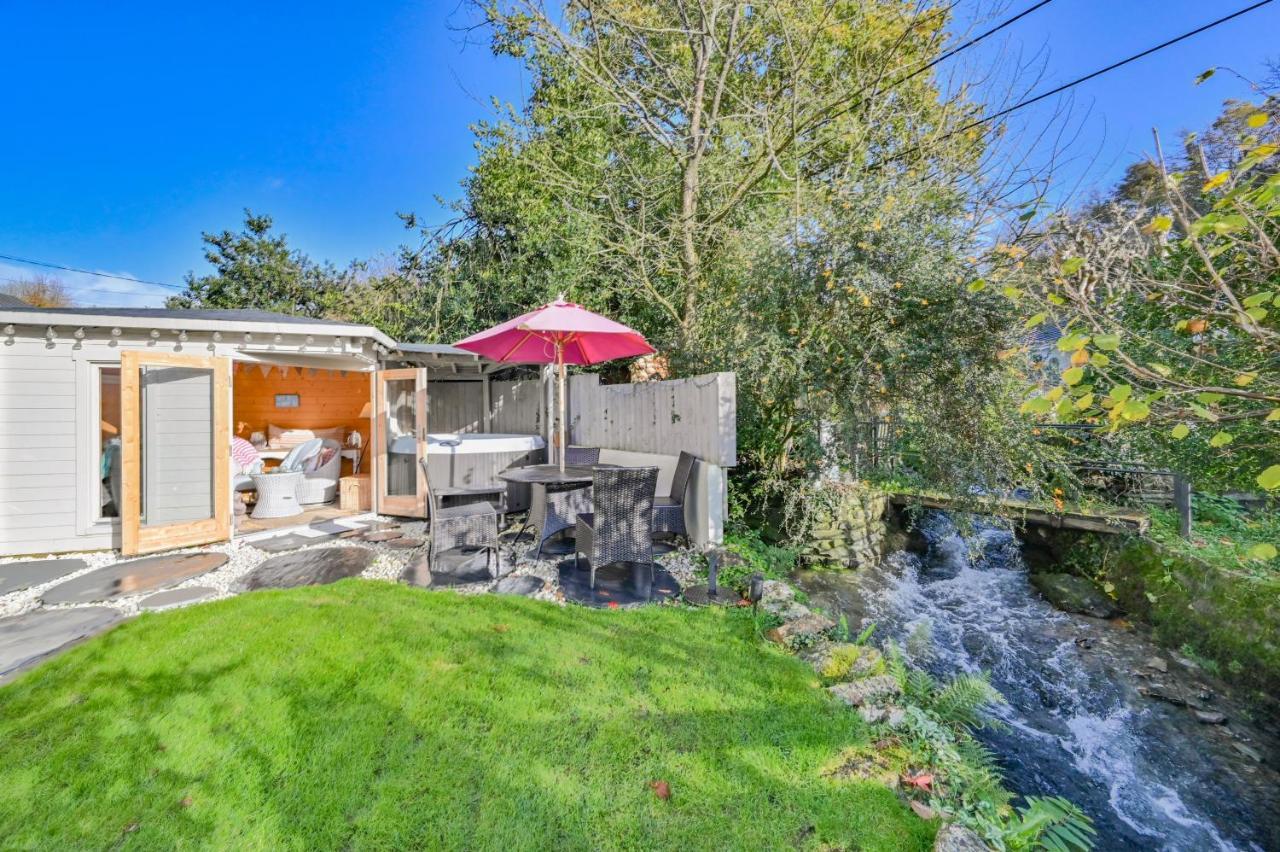 A Superb Bijou Retreat With Jacuzzi Near An Excellent Village Pub Йелвертън Екстериор снимка